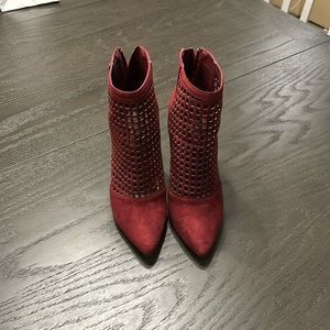 Size 6 Le Chateau Boots